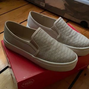 Ccocci slip on sneaks!